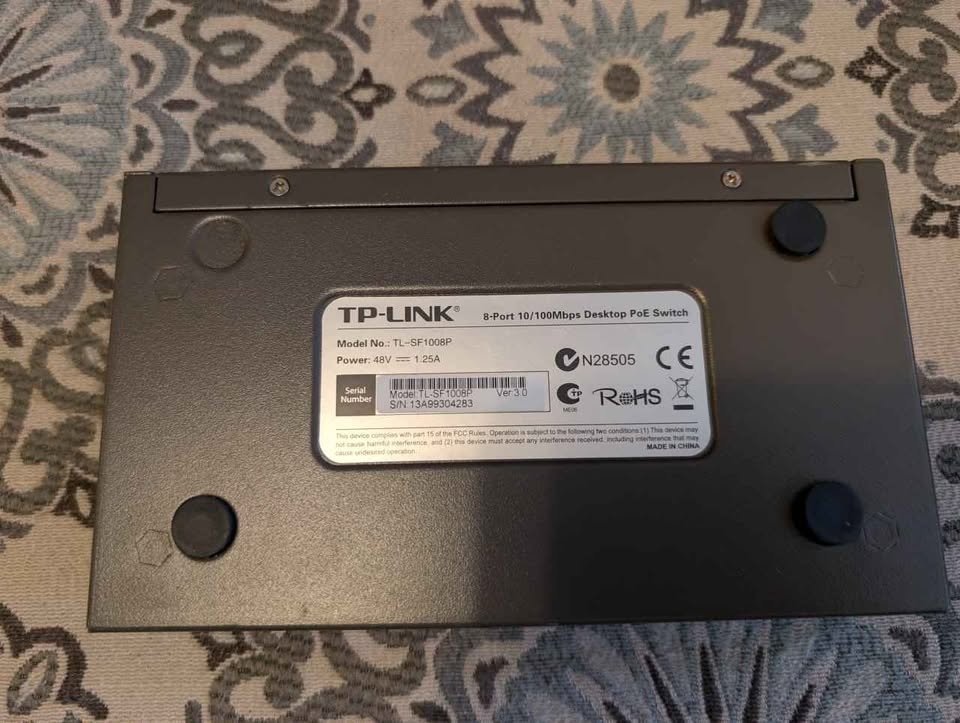 TP-Link 8-Port PoE Switch (TL-SF1008P) - As-Is - photo 2