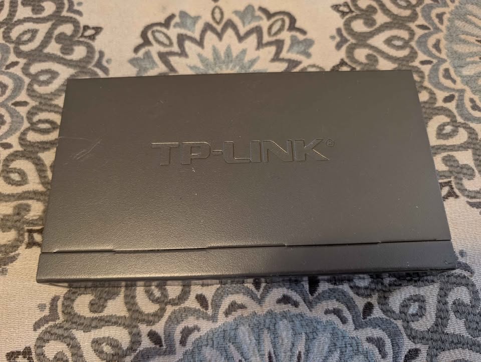 TP-Link 8-Port PoE Switch (TL-SF1008P) - As-Is - photo 4