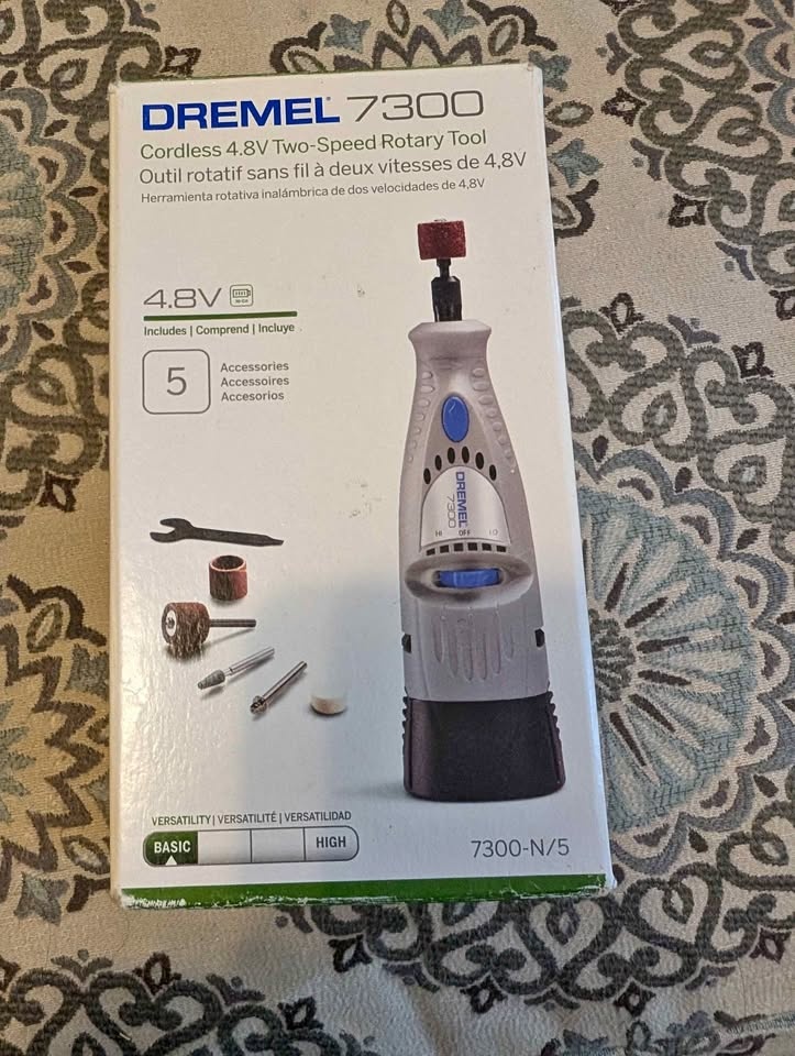 Dremel 7300 Cordless Rotary Tool - Used Twice