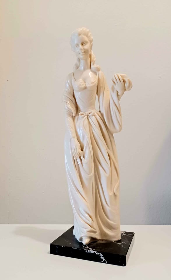 Vtg. A. Santini Tall Italian Lady Statue
