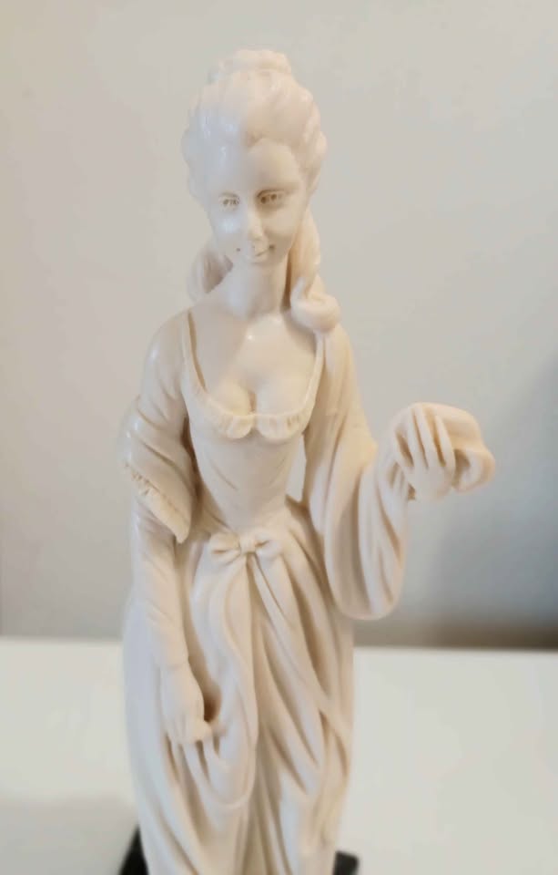 Vtg. A. Santini Tall Italian Lady Statue - photo 5