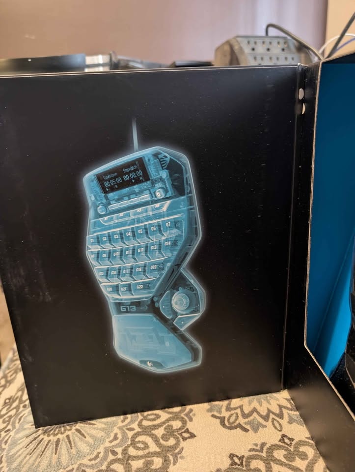 Logitech G13 Advanced Gameboard - Gently Used - photo 2