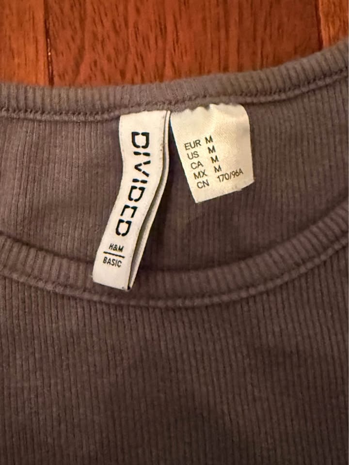 H&M crop t-shirt - Size M - photo 3