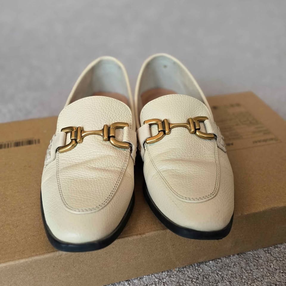 Black and cream Zara loafers w/ gold details - photo 2