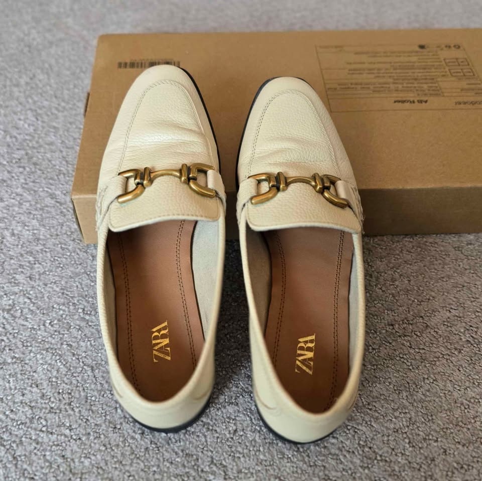 Black and cream Zara loafers w/ gold details - photo 4