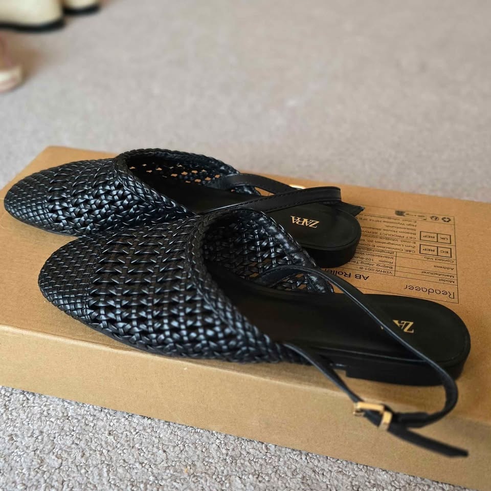 Zara Black Woven Mules Shoes - photo 4