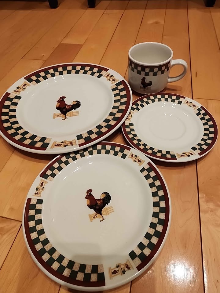New Betty Crocker 4 piece place setting - photo 4