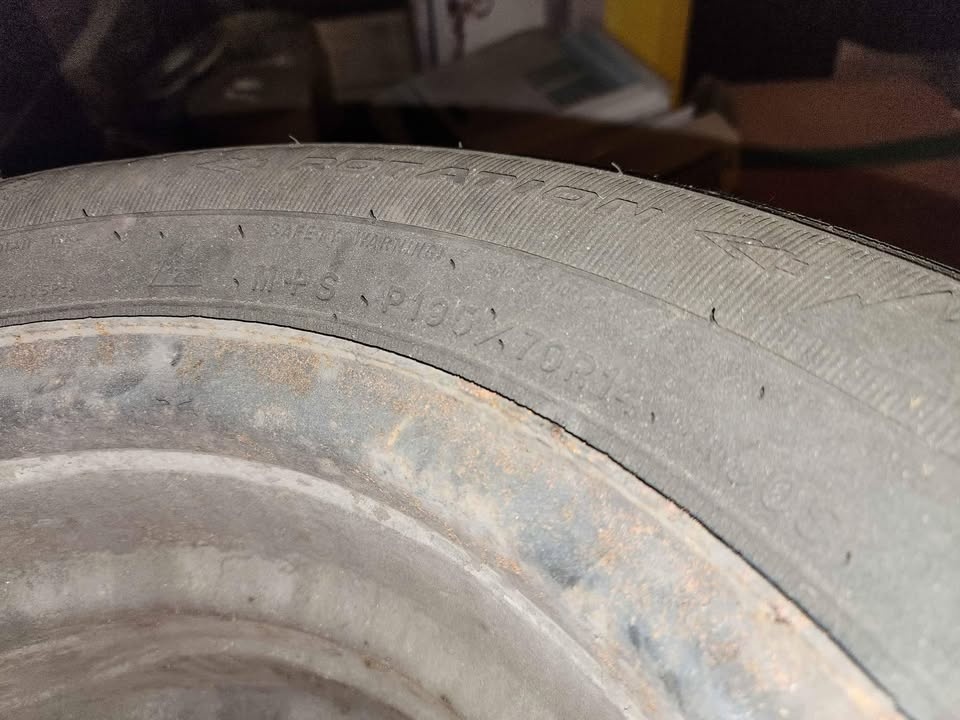 Winter Nordic Tires M+S 190/70R14 on steel rims - photo 2