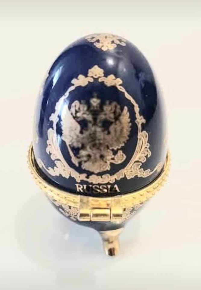 Vtg Russian Peterhof Porcelain Egg - photo 2
