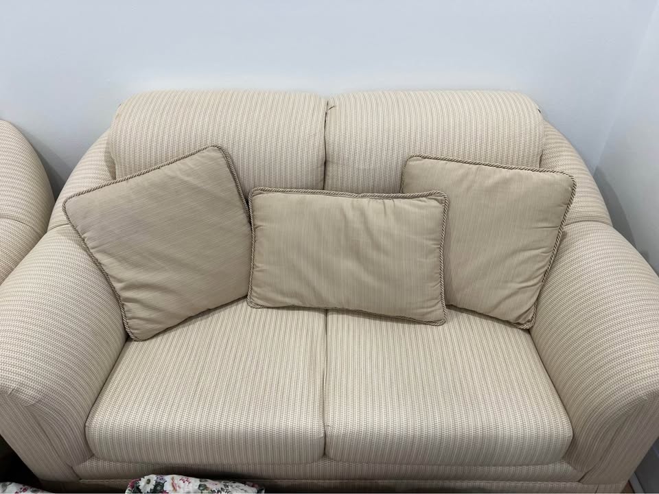 3 piece Custom Italian Sofa set - photo 5