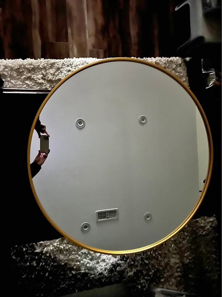 Studio 3B 36-Inch Round Wall Mirror in Gold