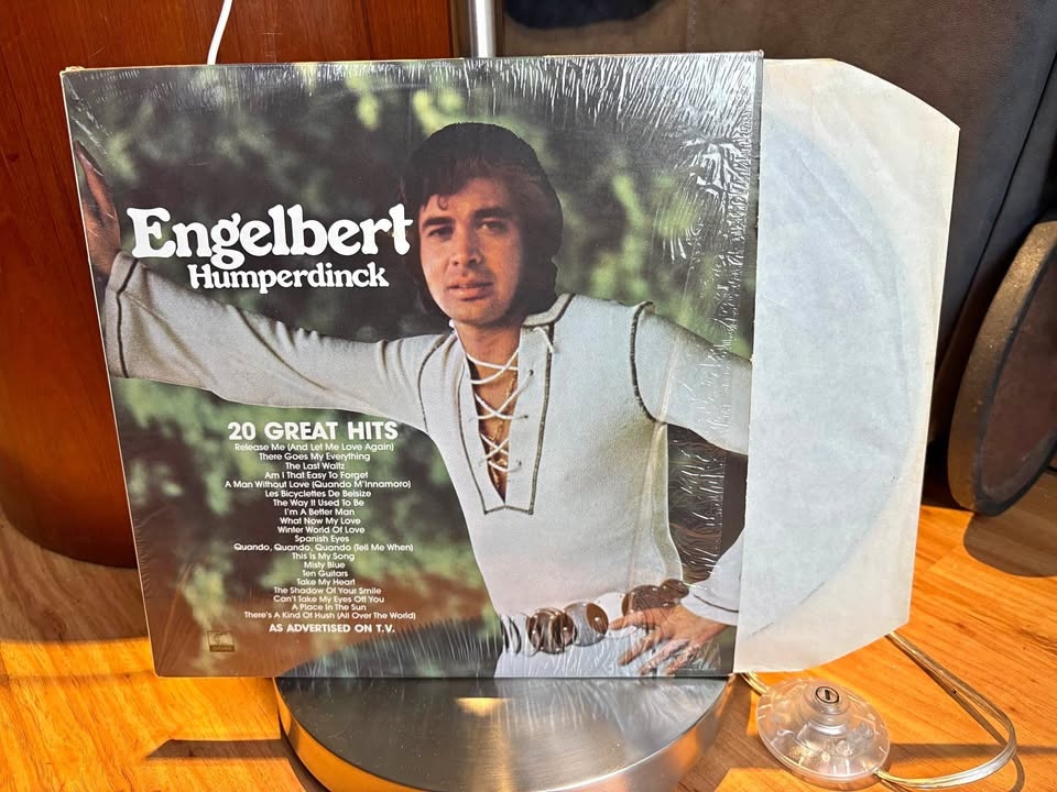 1977 Engelbert Humperdinck Vinyl "20 Great Hits" - MINT!