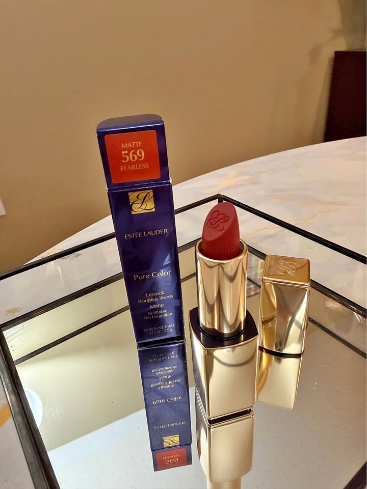 BNIB Estee Lauder Pure Colour Lipstick