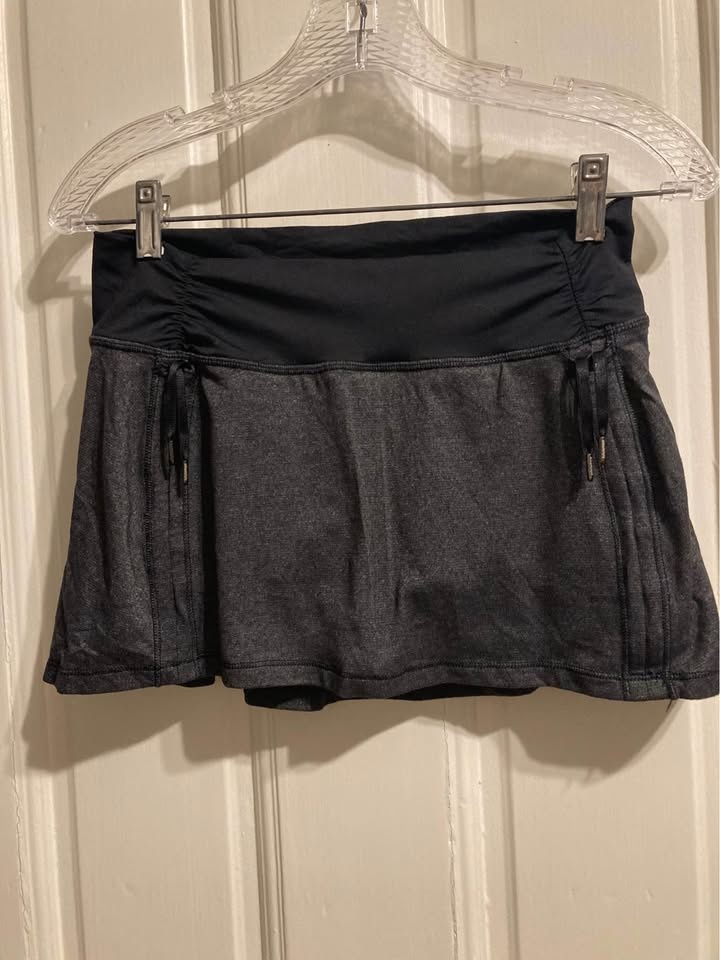 Lululemon Workout Skort - Size 8 - photo 2
