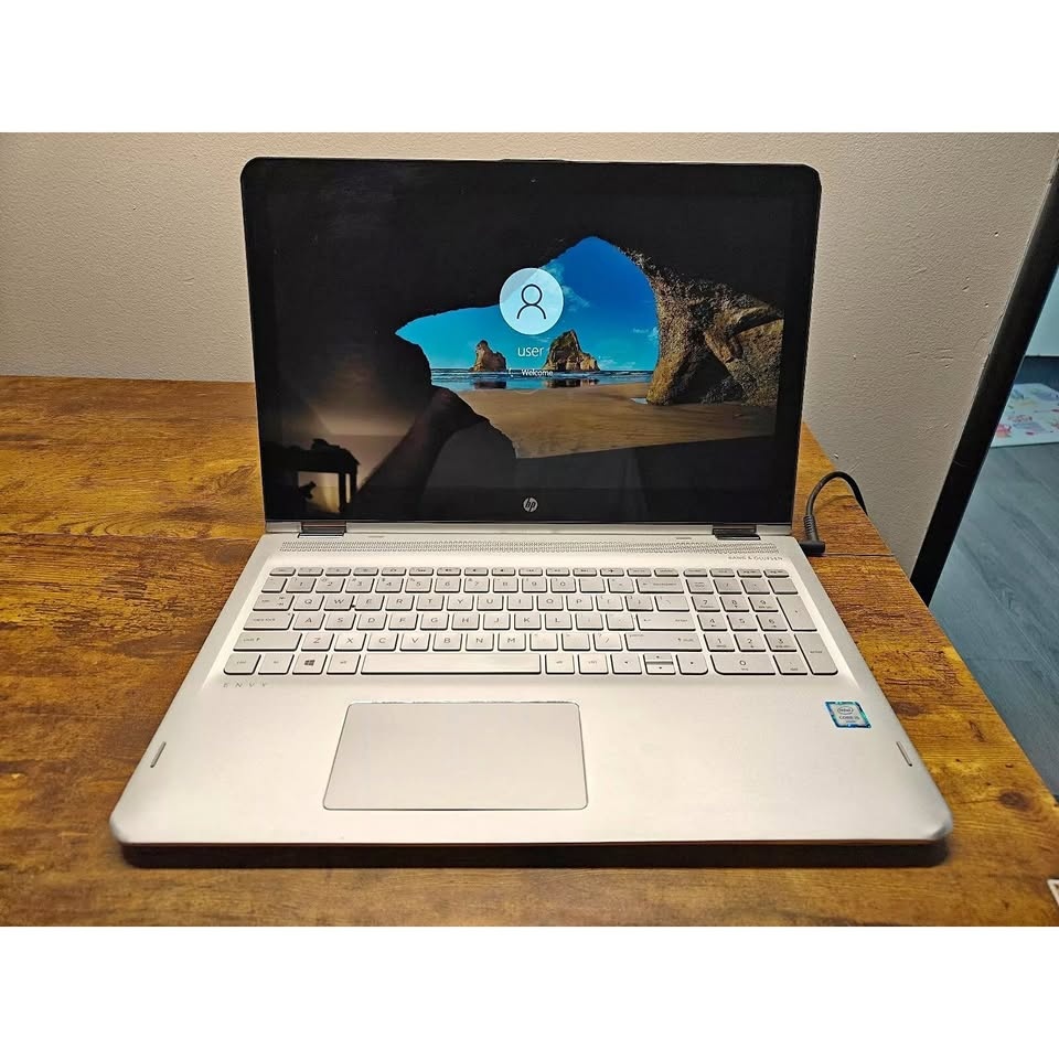 HP Envy x360 M6-aq003dx 15.6” TOUCH Laptop CORE i5, 16GB RAM, 25
