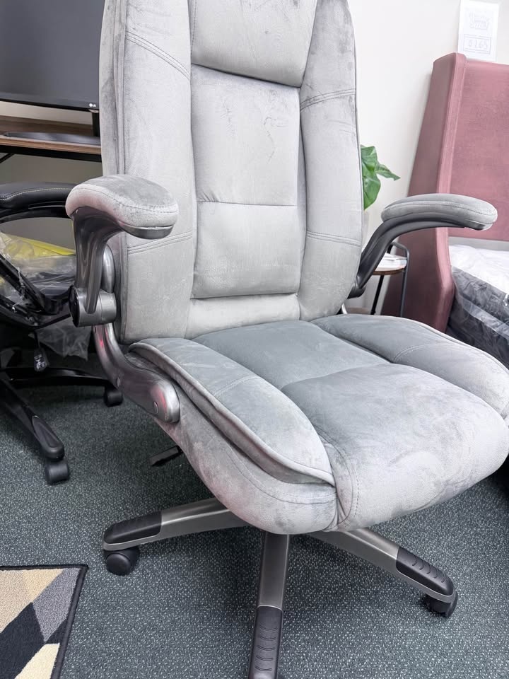 Grey Velvet Executive Chair - BRAND NEW - photo 2
