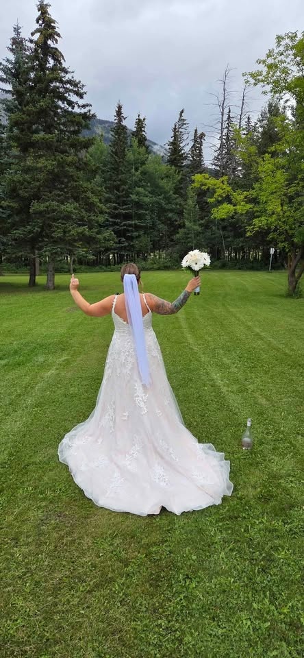 Maggie Sottero Wedding Dress - Ivory over Blush, Size 16 - photo 4