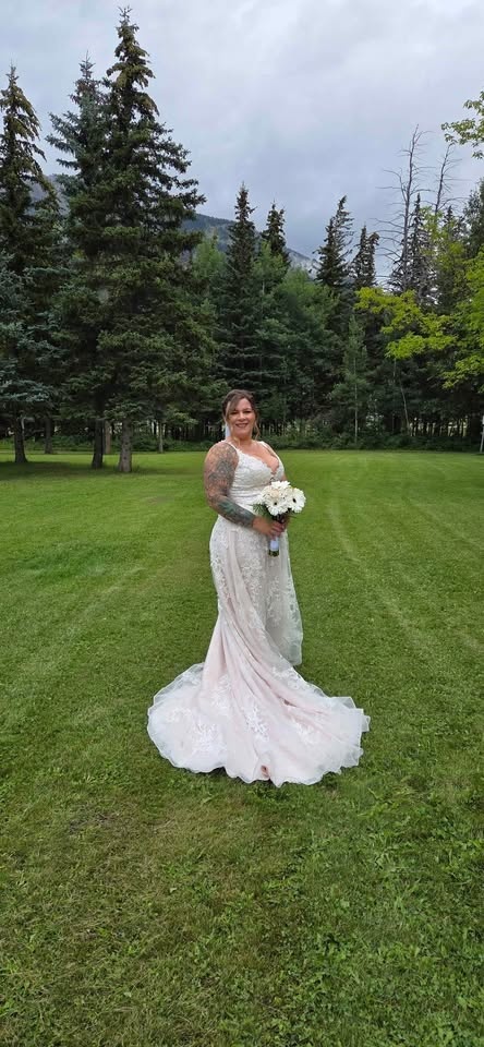 Maggie Sottero Wedding Dress - Ivory over Blush, Size 16 - photo 5