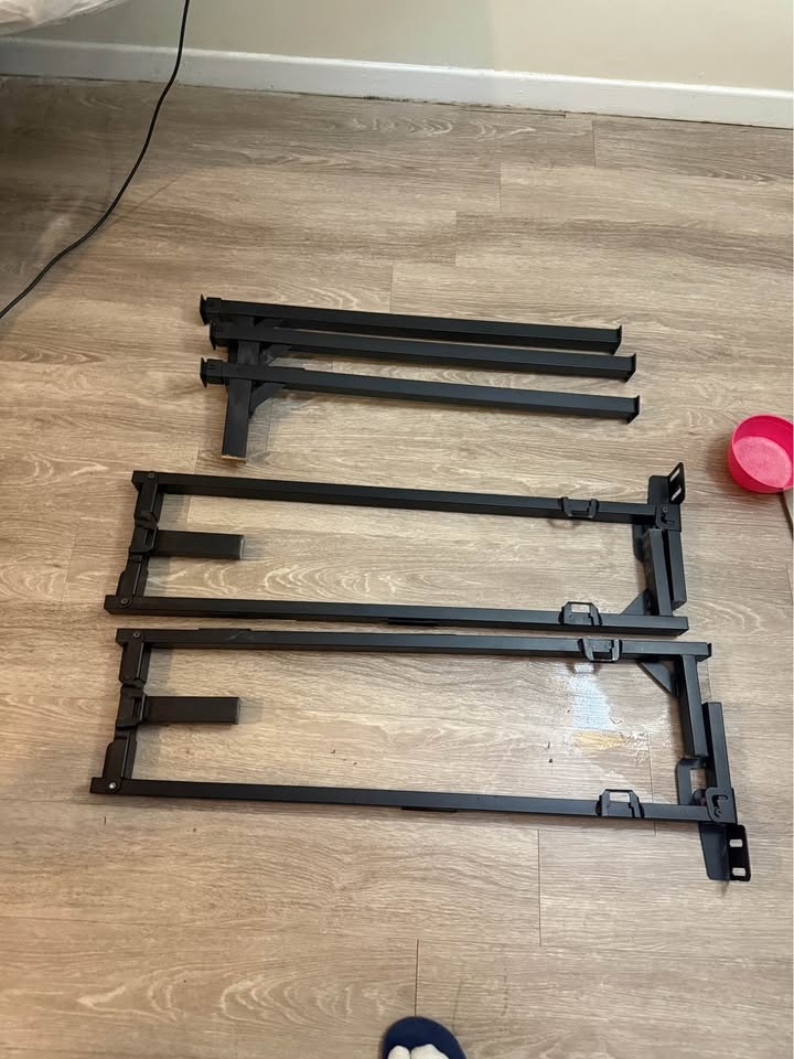 Queen Size Bed Frame - photo 4