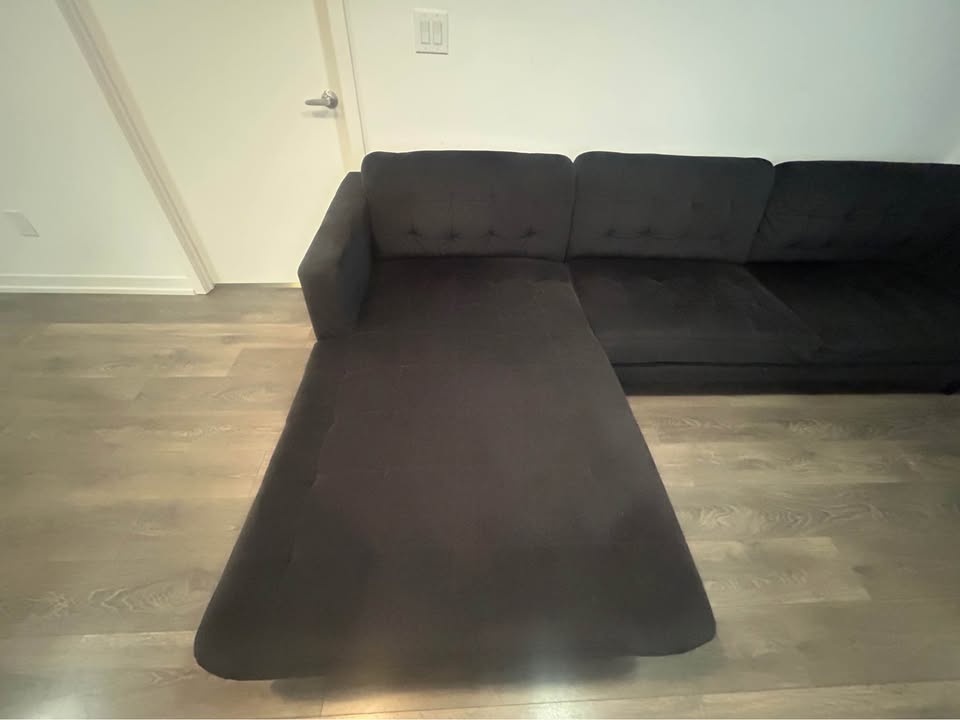 Sectional Sofa Set from Leon’s (6 month old / like new) - photo 3