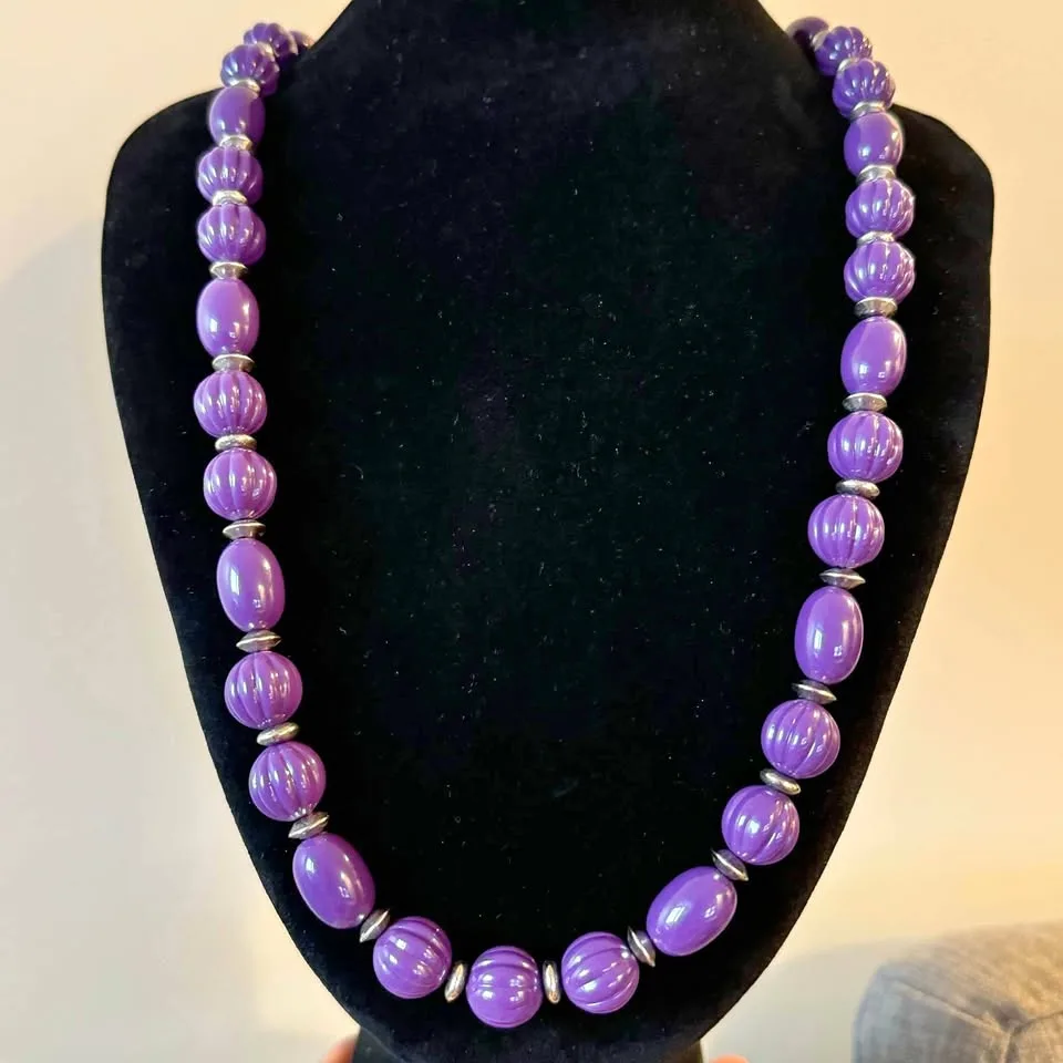 Vintage Fluted Purple Bead Necklace thumbnail