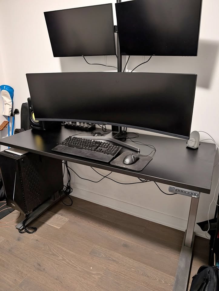 Jarvis Standing Desk by Fully (60" x 27")