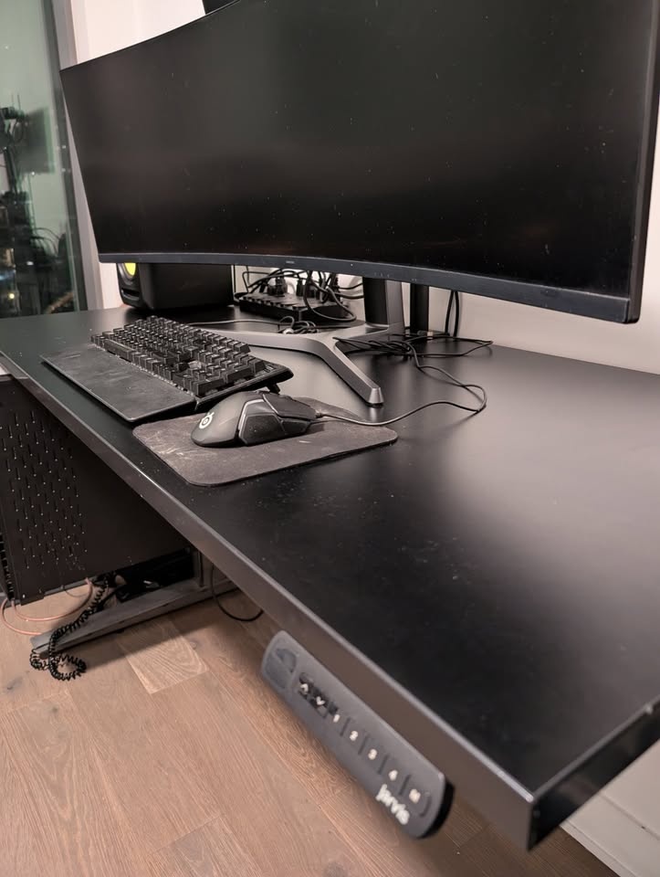 Jarvis Standing Desk by Fully (60" x 27") - photo 3