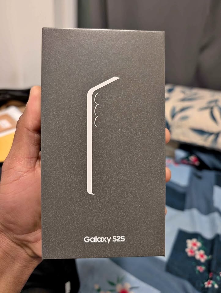 New Samsung Galaxy S25 128GB Silver Shadow