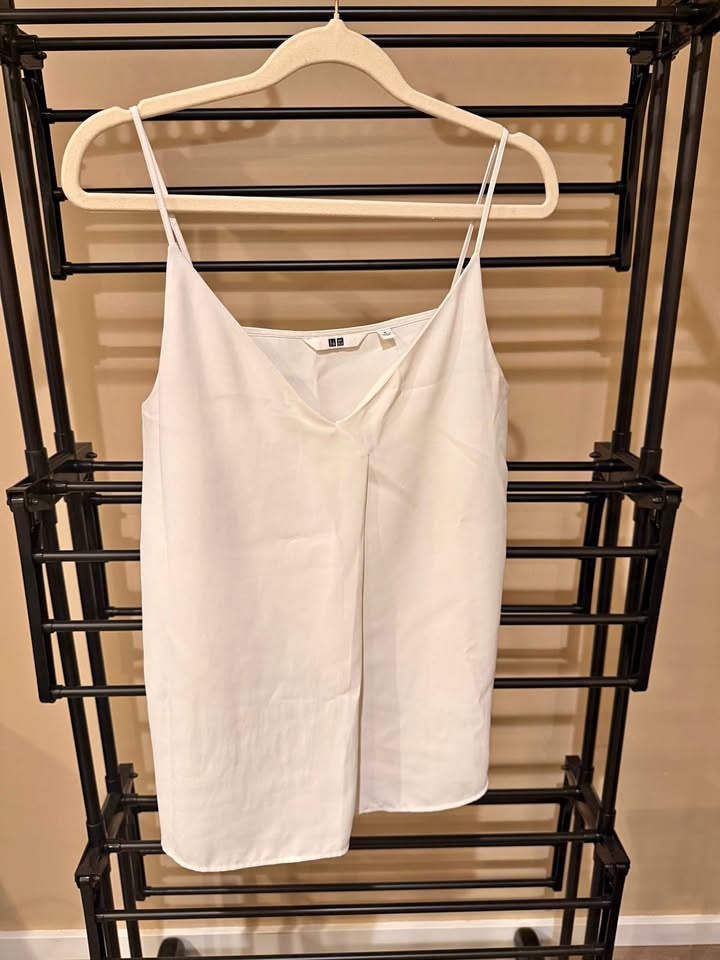 Uniqlo Sleeveless Top - Size Medium