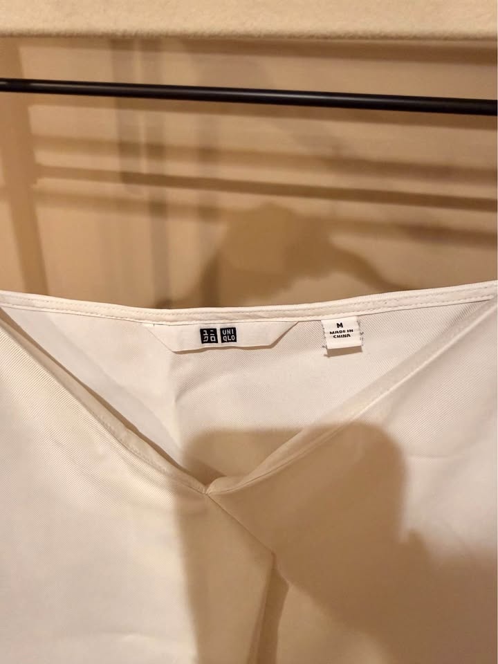 Uniqlo Sleeveless Top - Size Medium - photo 2