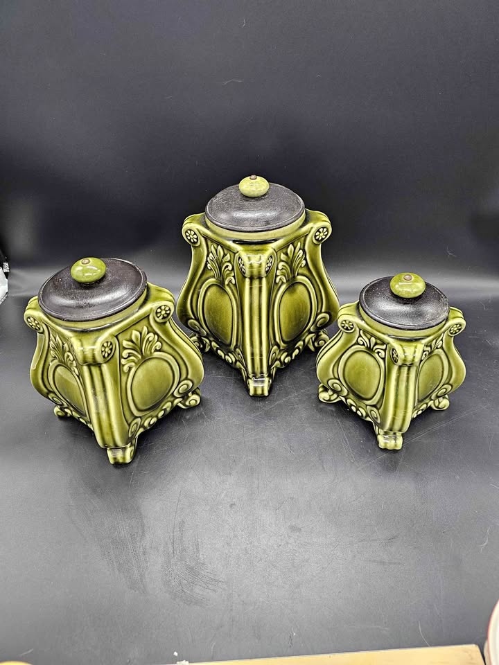 Vtg. Pier 1 Set of 3 Green Pineapple Canisters