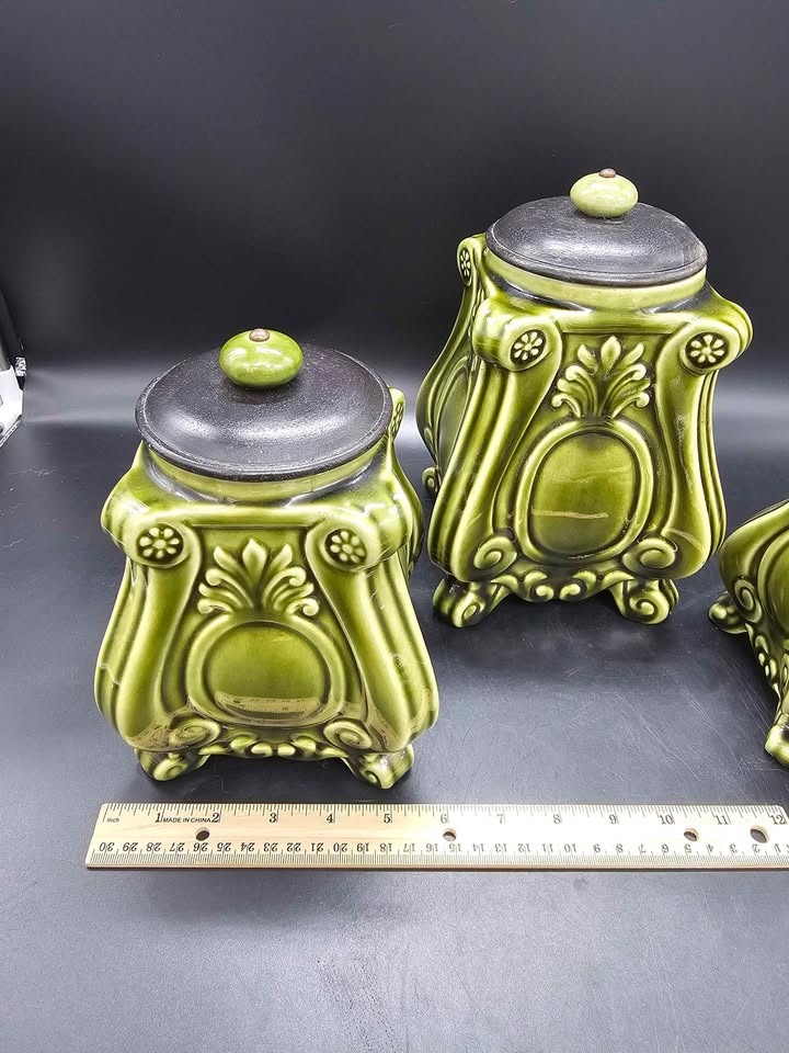 Vtg. Pier 1 Set of 3 Green Pineapple Canisters - photo 4