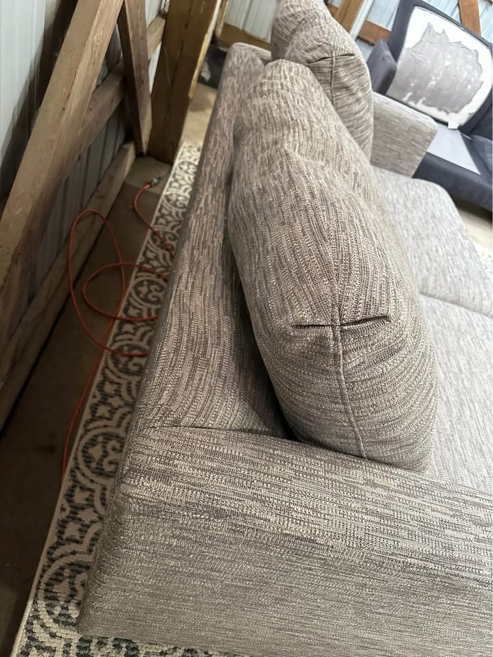 Modern Grey Textured Loveseat - photo 5