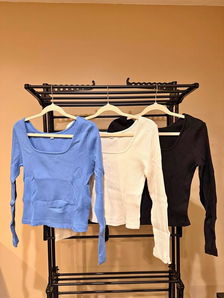 Uniqlo Ribbed Long Sleeve Shirts - Size Small (Stretchy)