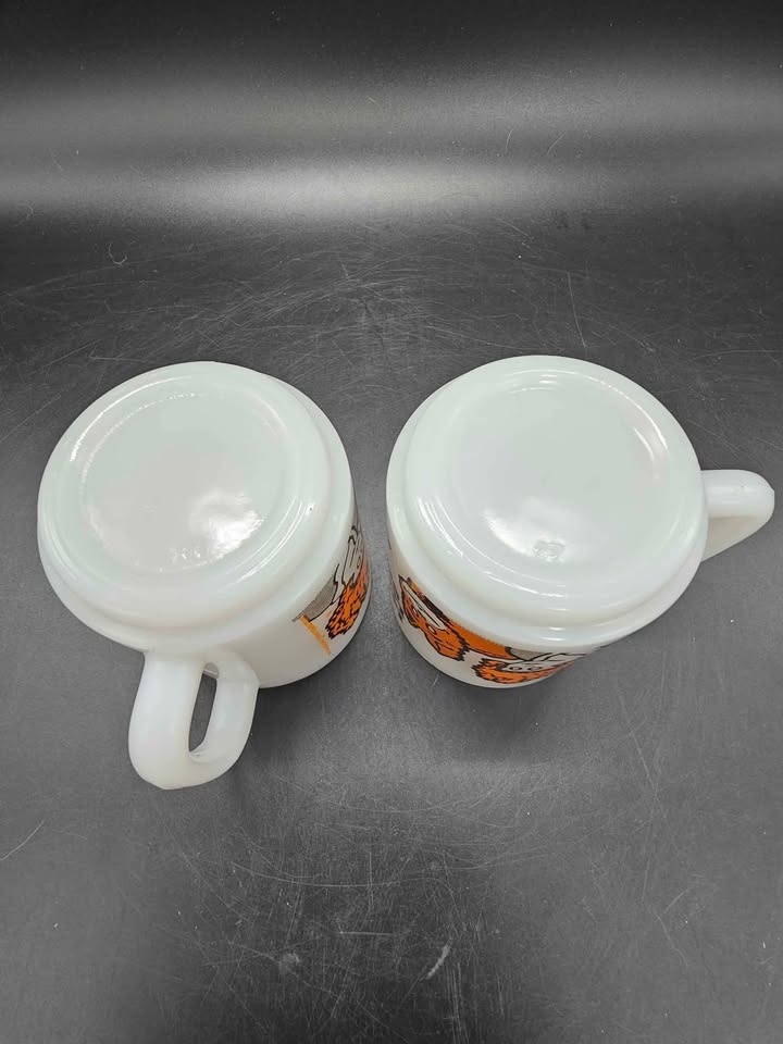 Set of 2 Vintage Lil Orphan Annie Mugs - 1974 - photo 5