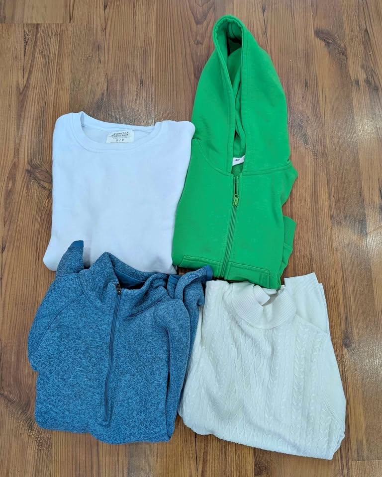 Lot of 4 women's sweatshirt, sweater and hoodies