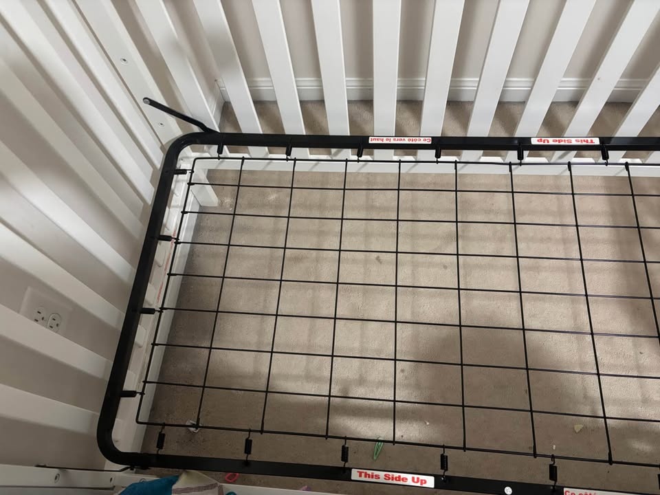 Graco Baby Crib Convertible with Mattress - photo 2