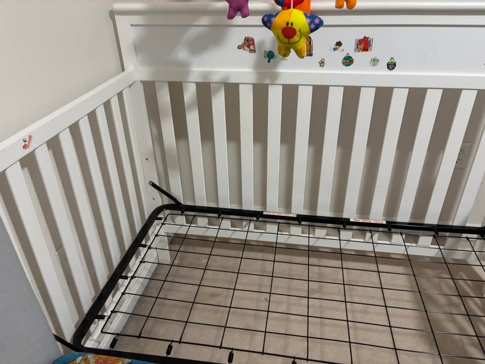 Graco Baby Crib Convertible with Mattress - photo 5