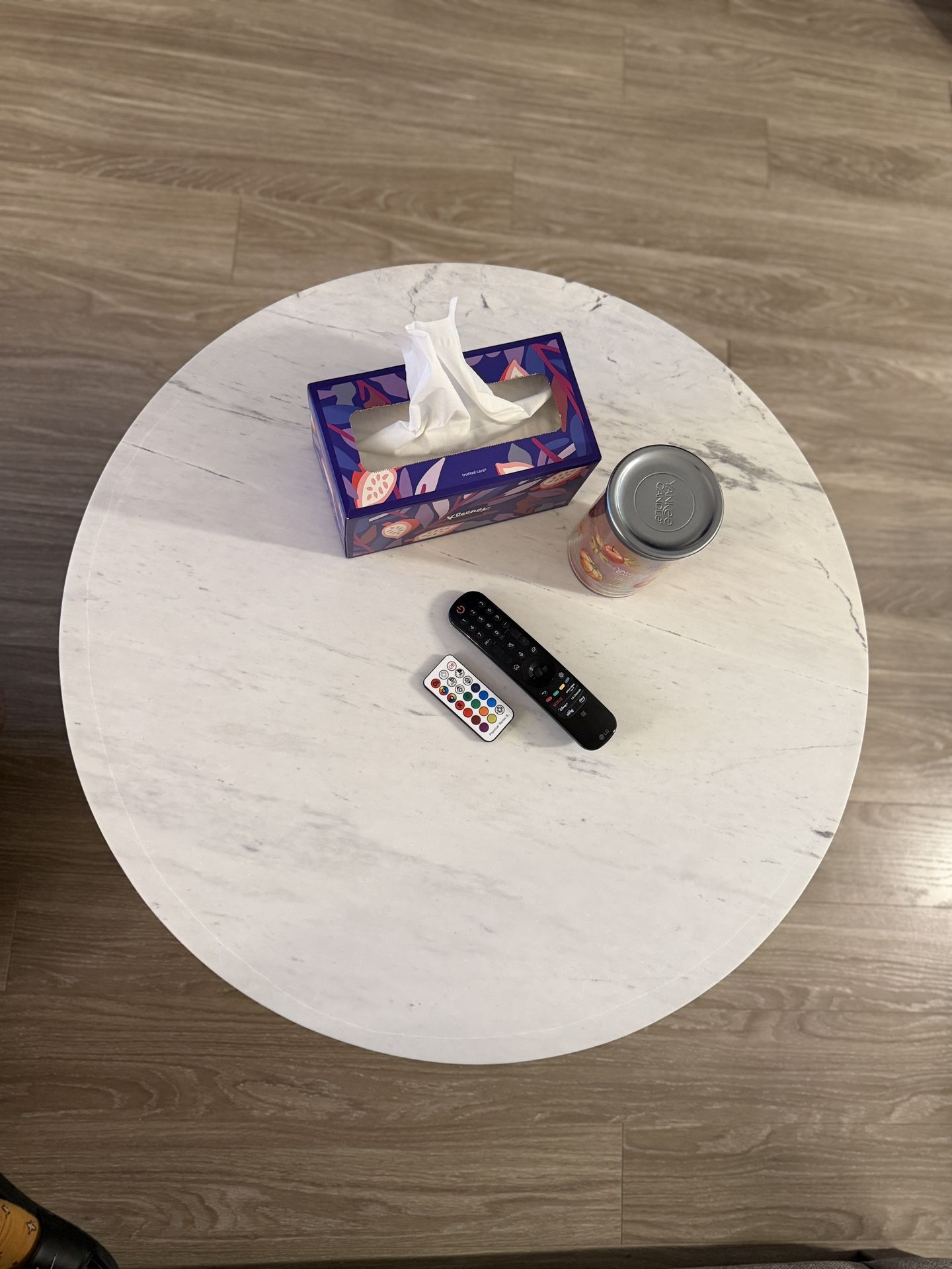 William-Sonoma Round Coffee Table - photo 3