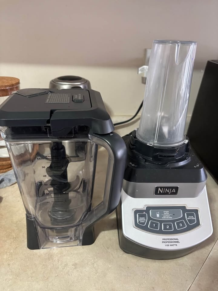 Ninja Professional Blender & Nutri Ninja Cups - photo 3