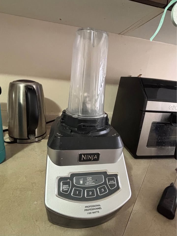 Ninja Professional Blender & Nutri Ninja Cups - photo 5
