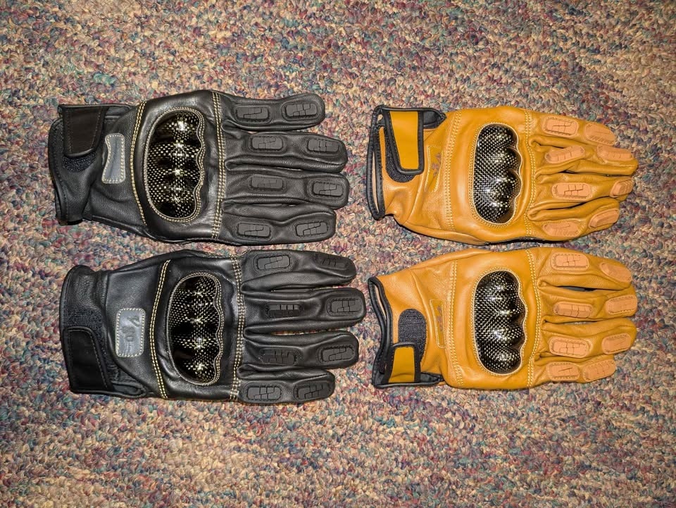 Motorcycle Helmet and Gloves - photo 4