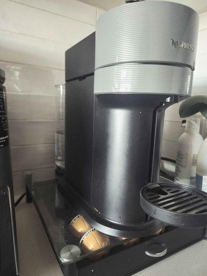 Nespresso Vertuo Next Coffee Machine - photo 2
