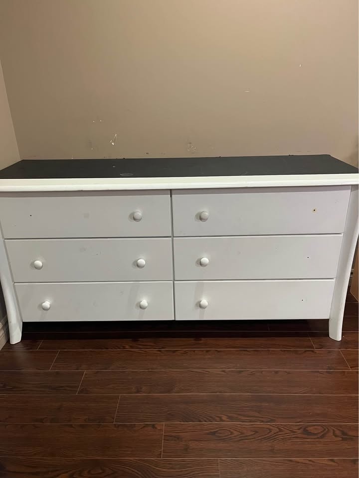 White Dresser & Nightstand Set - photo 2