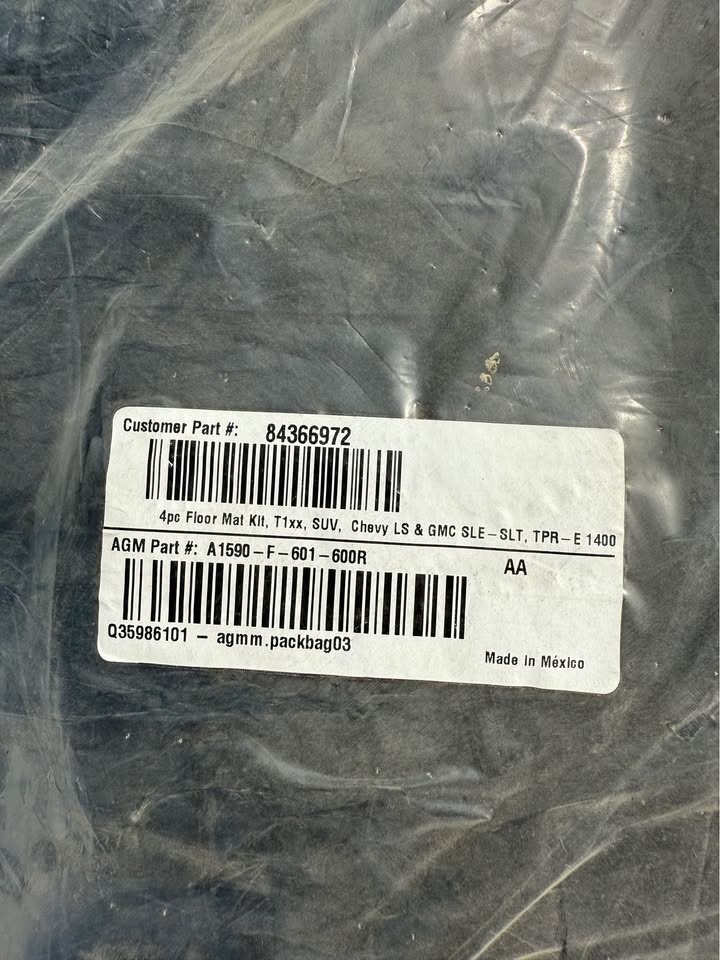 4 piece Floor mats, still sealed - photo 2