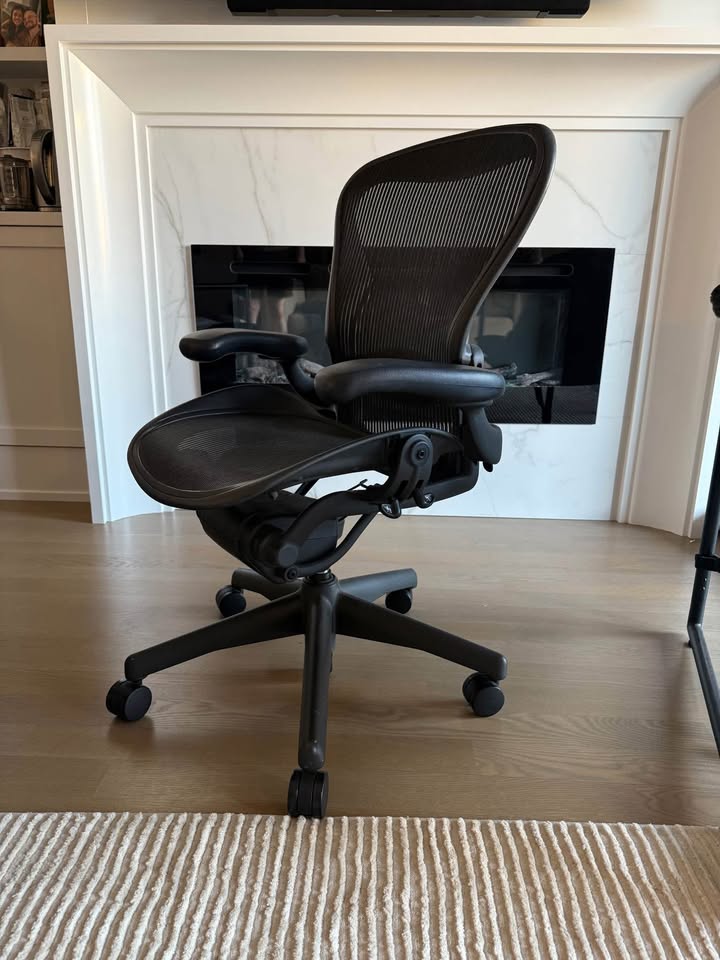 Aeron Office Chair - photo 2