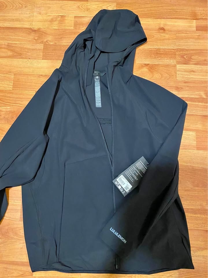 Black Lululemon Men Pace Breaker - Large