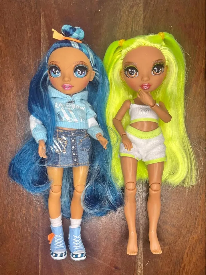 Rainbow High Junior High Dolls Karma & Skyler thumbnail