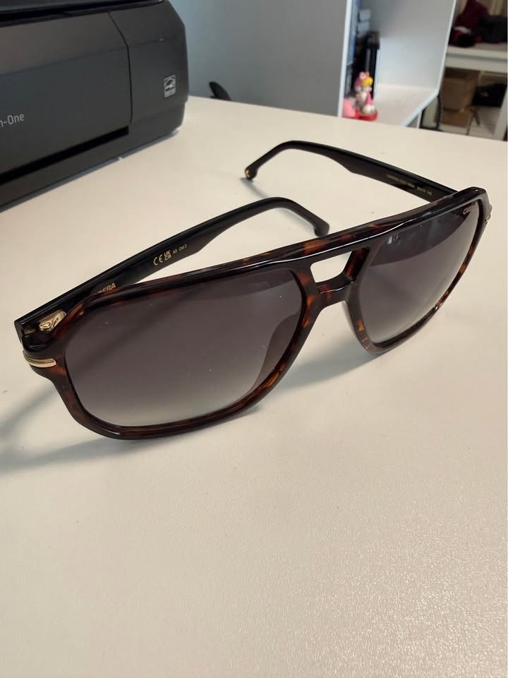 Carrera Designer Sunglasses – Excellent Condition (With Case) - photo 4