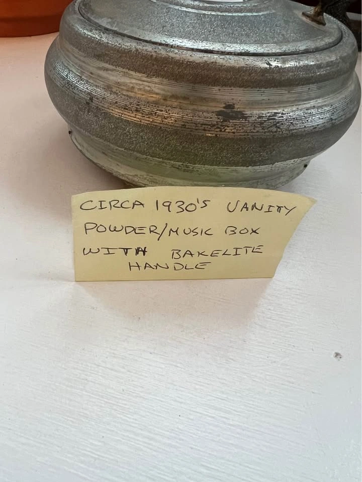 1930s Antique Vanity Powder Music Box - photo 2